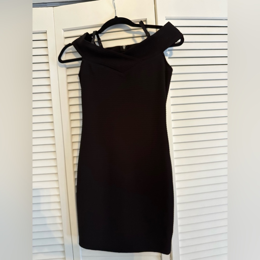 Beautiful ribbed design. Black cocktail dress. Size XS.